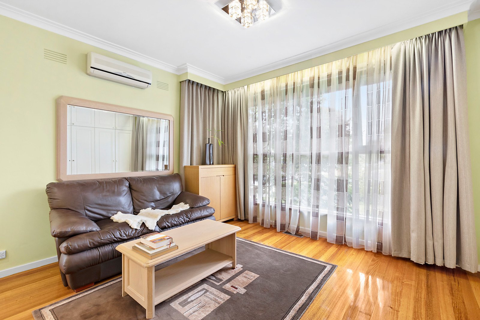 Property Gallery Thumbnail 11