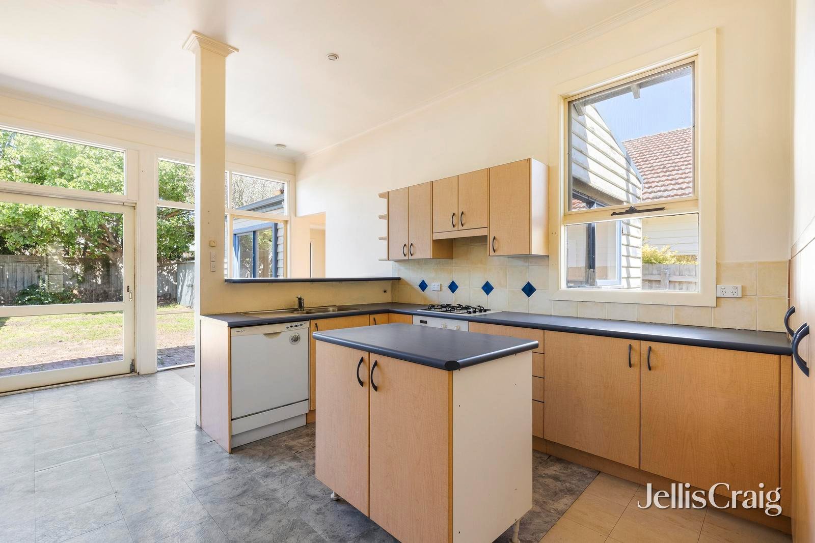 6 Donaldson Street, Bentleigh image 3