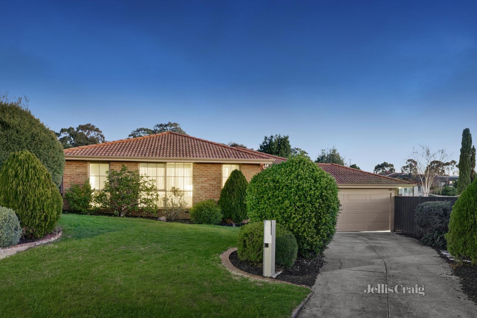 6 Donegal Court, Templestowe image 1