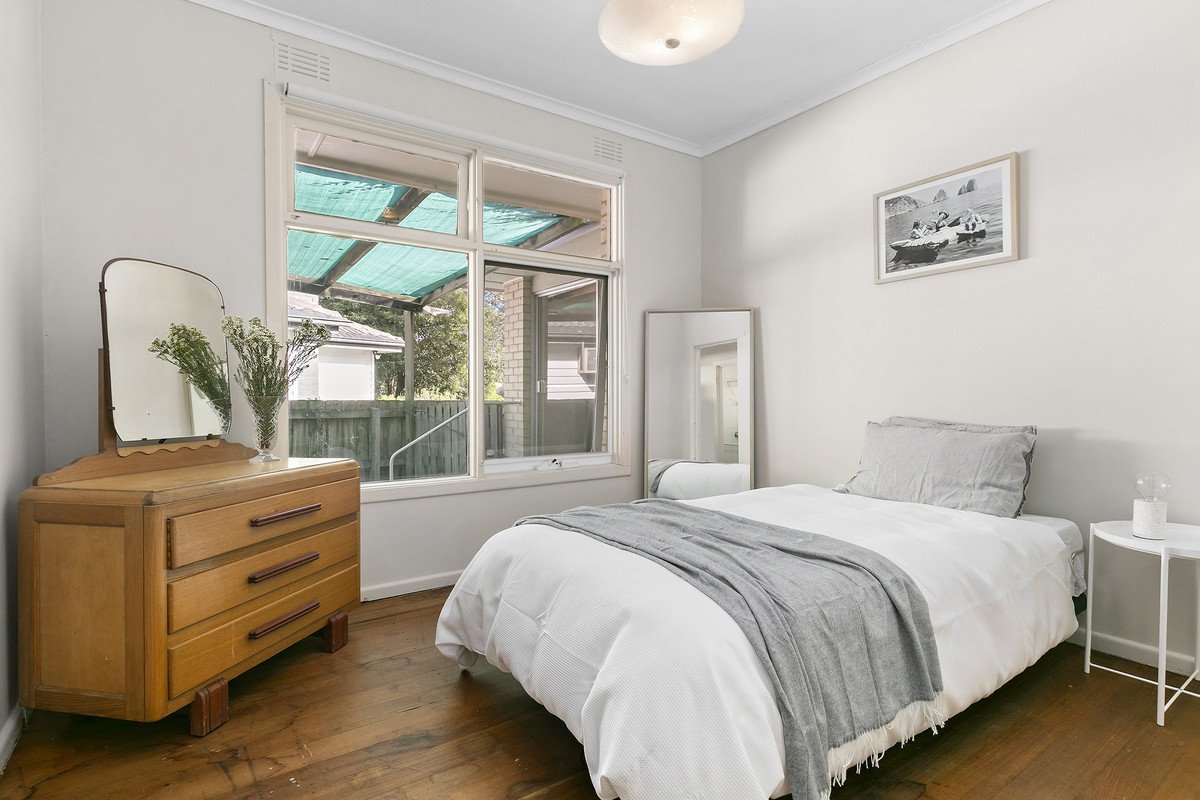 6 Douglas Street, Blackburn North image 8