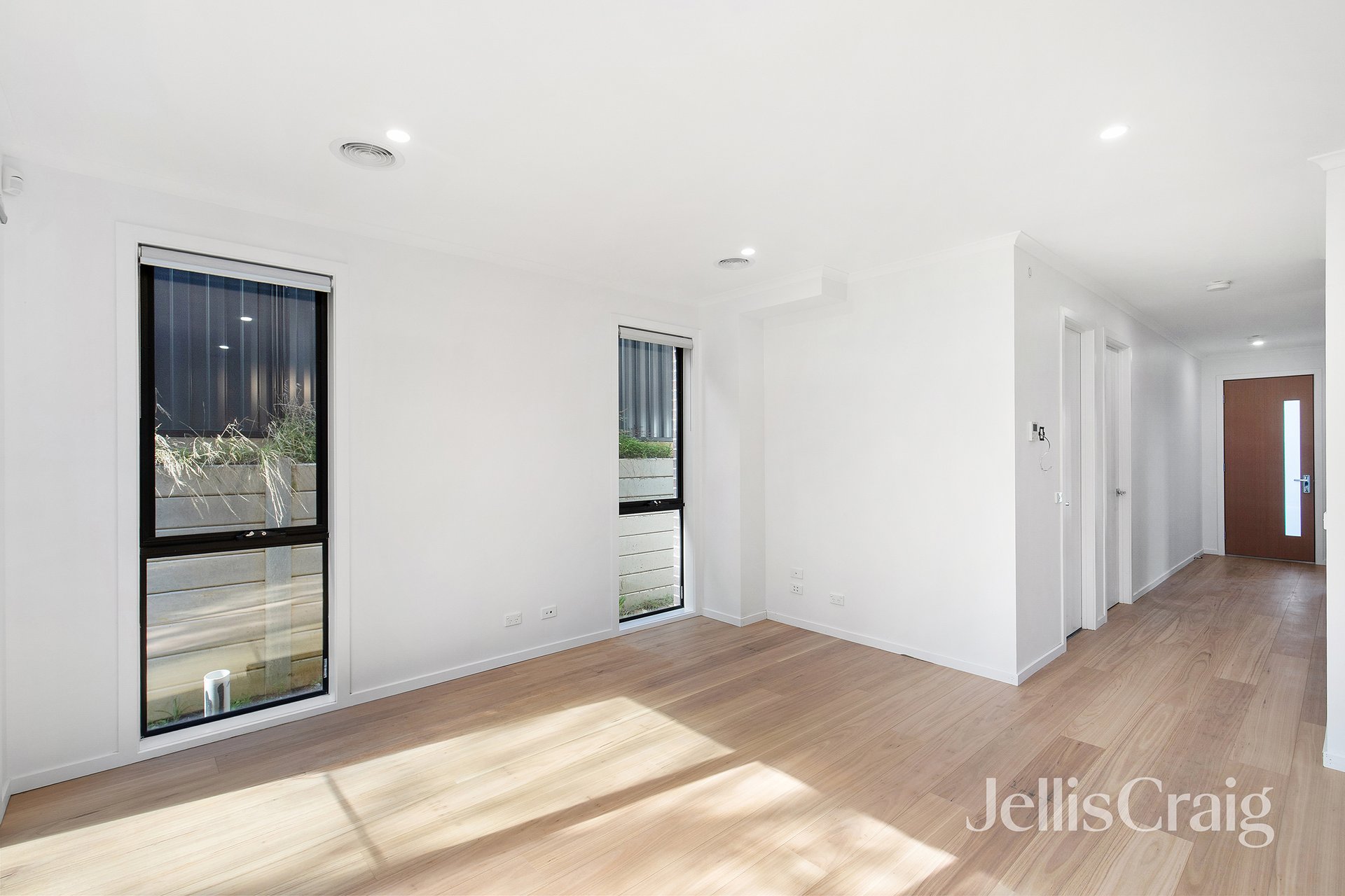 6 Douglas Street, Rosanna image 2