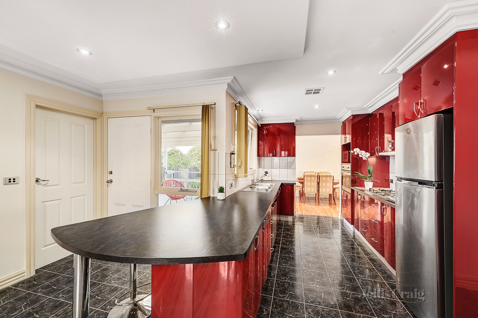 6 Duckett Street, Doncaster East image 5