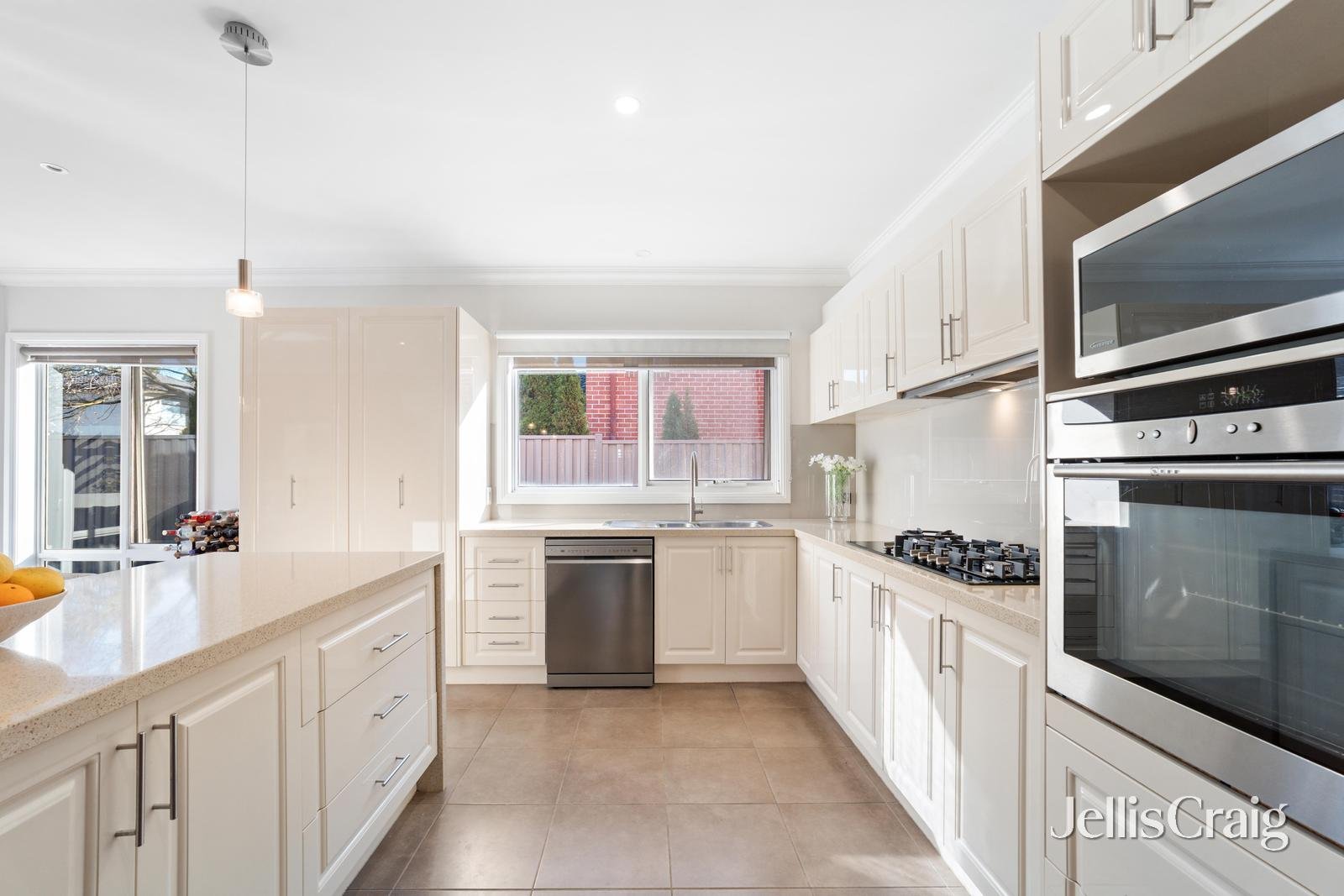 6 Dwyer Street, Blackburn image 4