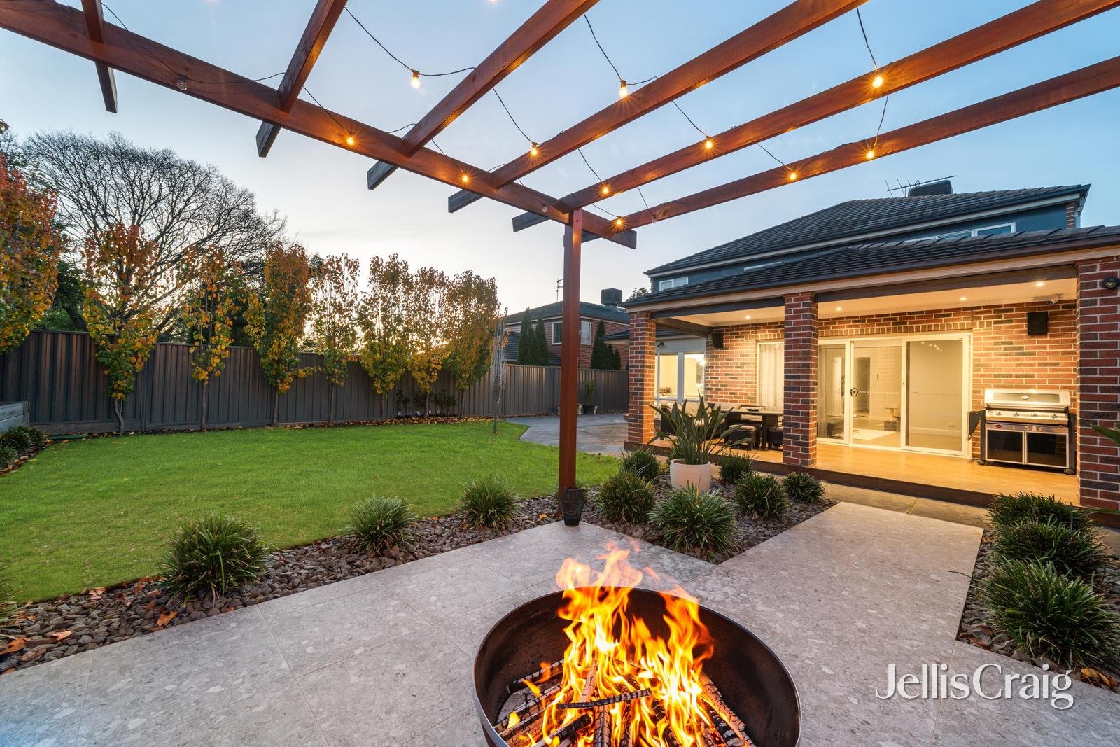 6 Dwyer Street, Blackburn image 15