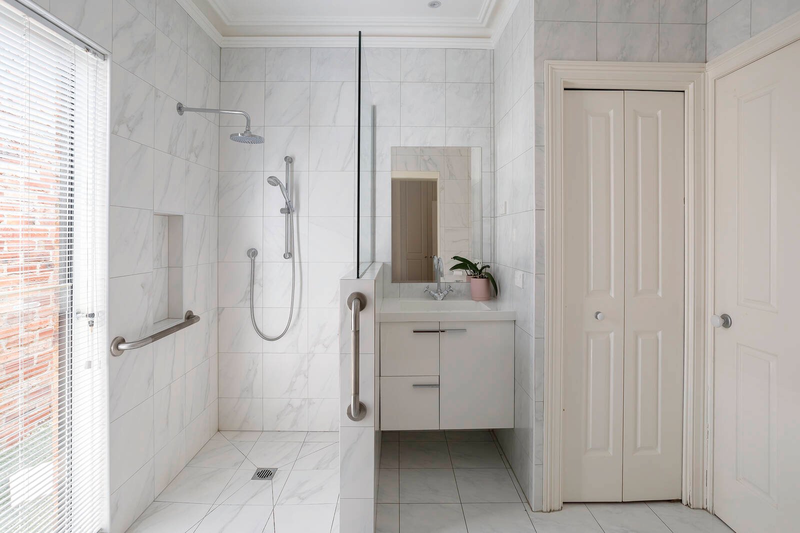 Property Gallery Thumbnail 8