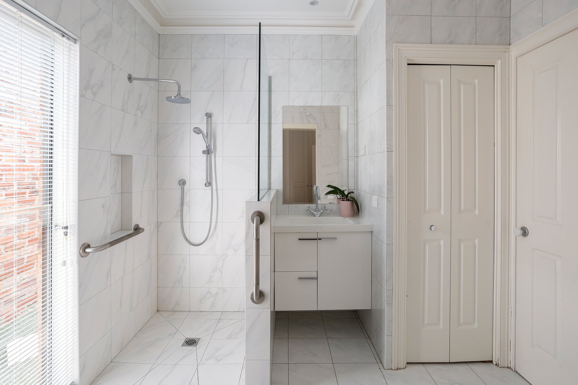 Property Gallery Thumbnail 7