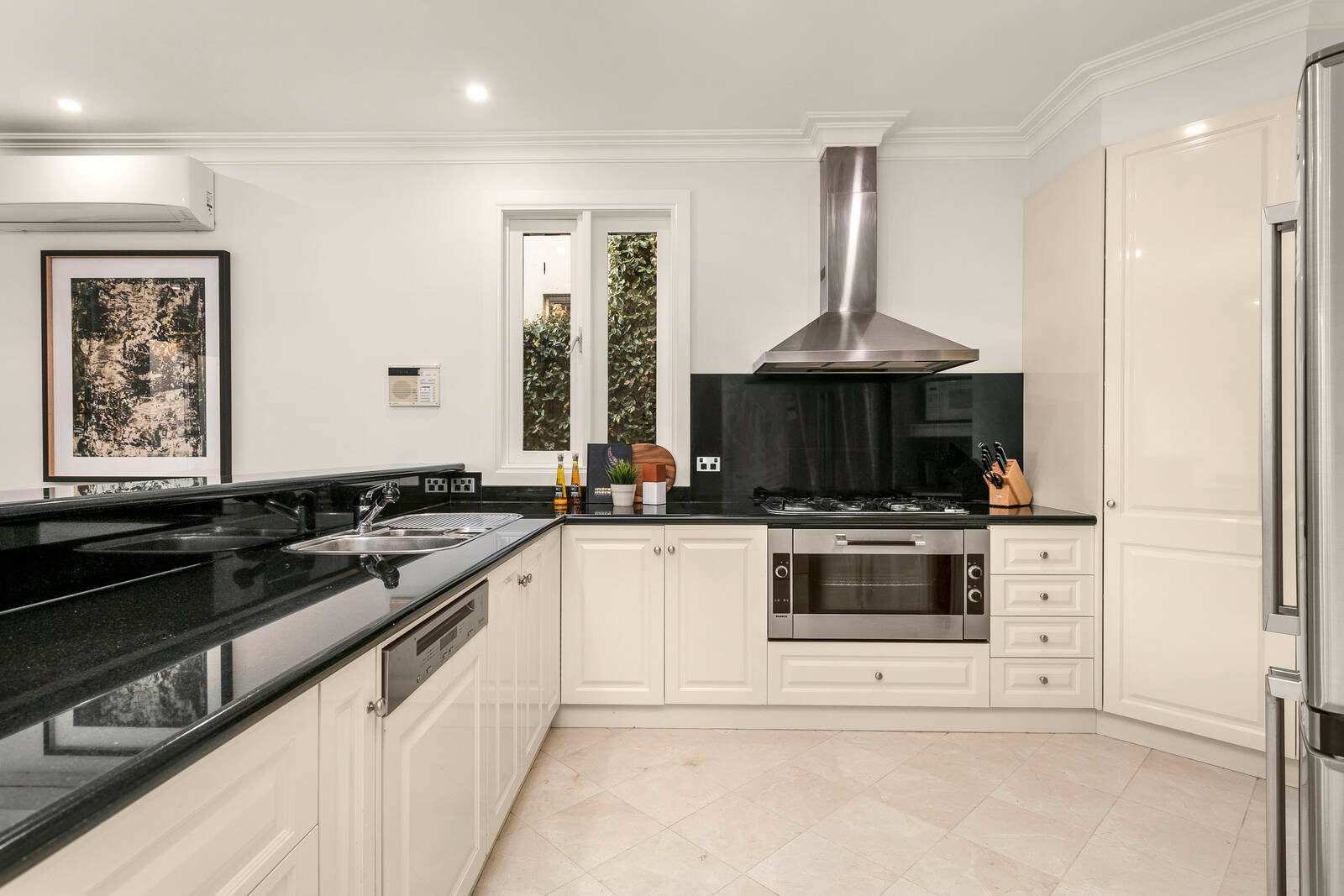 Property Gallery Thumbnail 4
