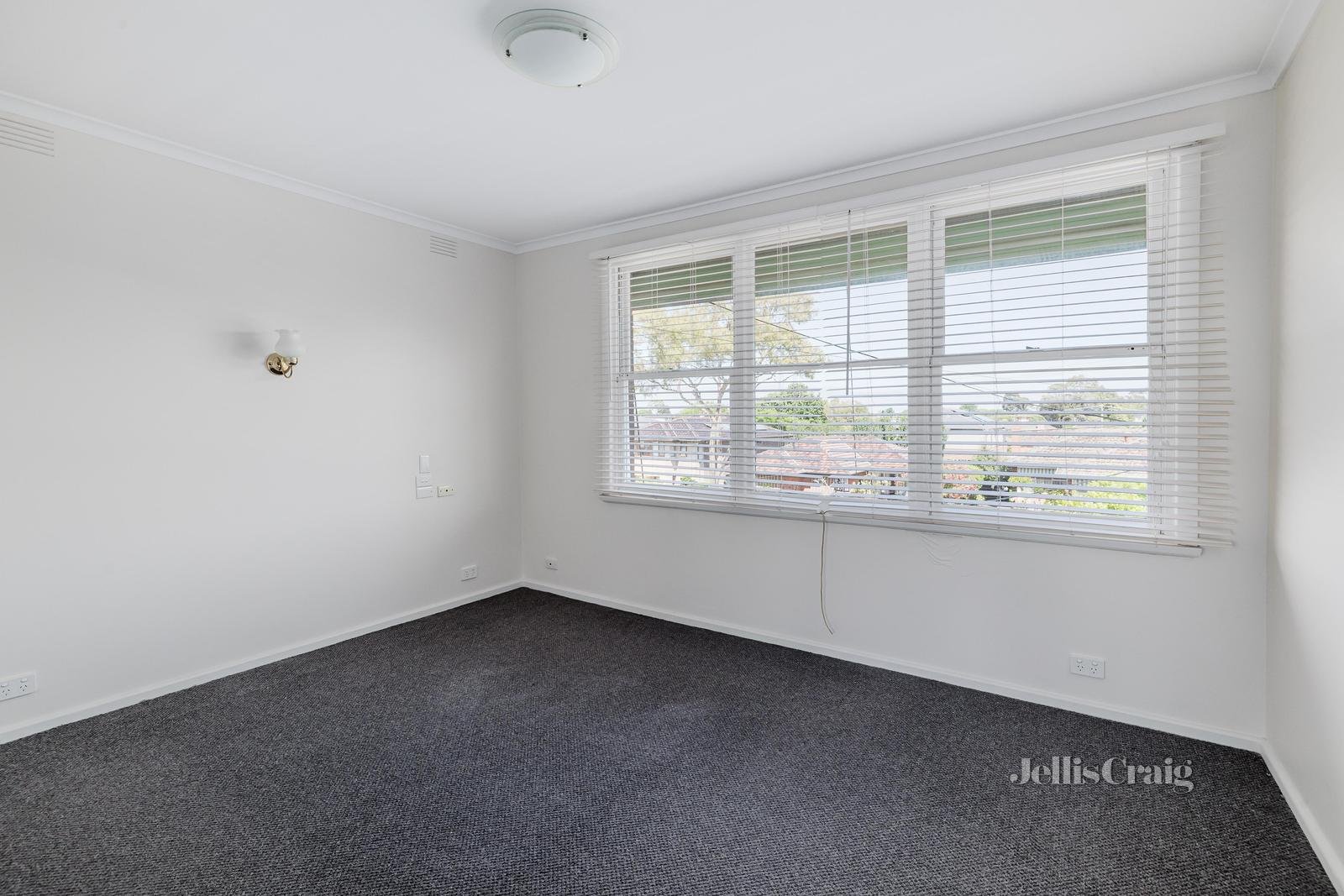 6 Elswill Street, Bentleigh East image 5