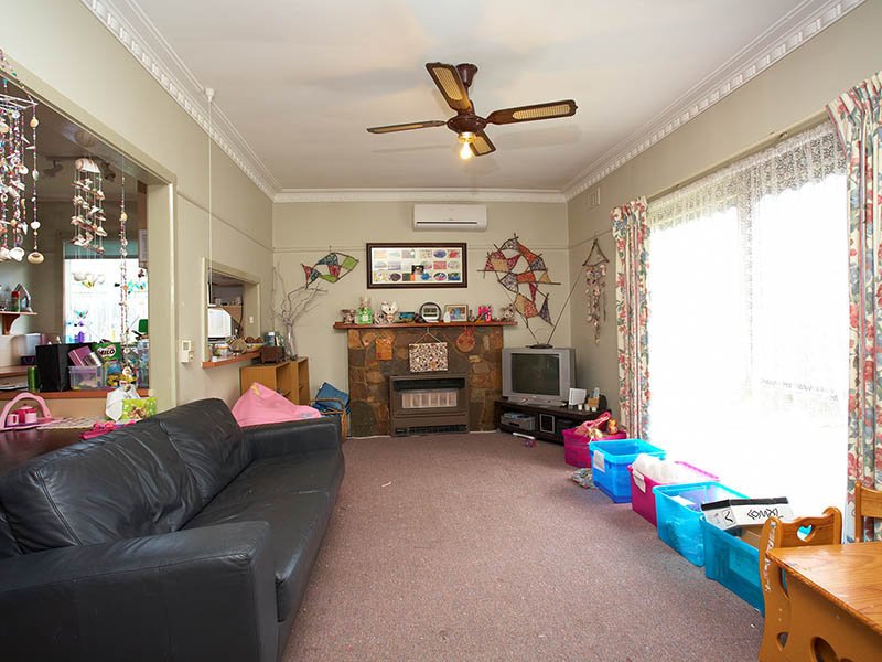 6 Eothen Lane, Kilsyth image 2