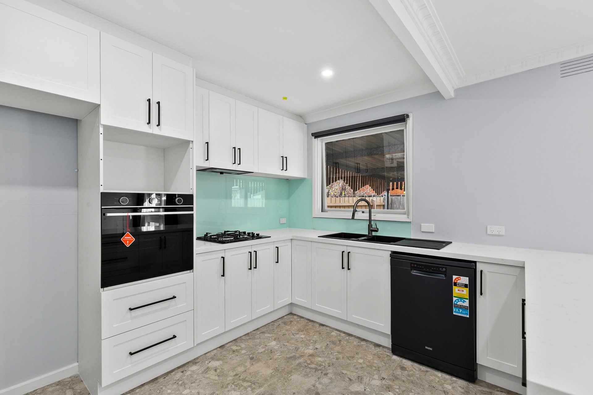 6 Erli Court, Blackburn image 4