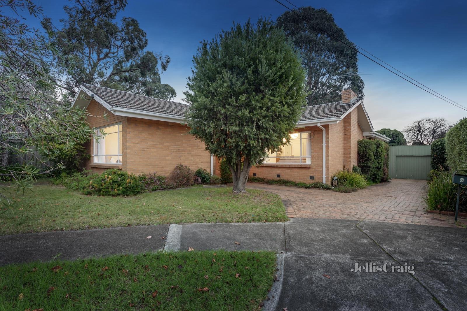 6 Esk Court, Forest Hill - Print Image 1