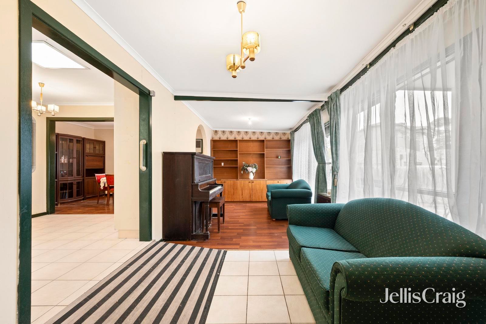 6 Essex Court, Bayswater image 3