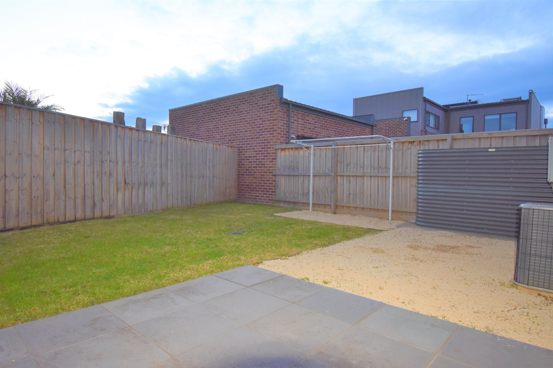 6 Esslemont Way, Wantirna South image 3