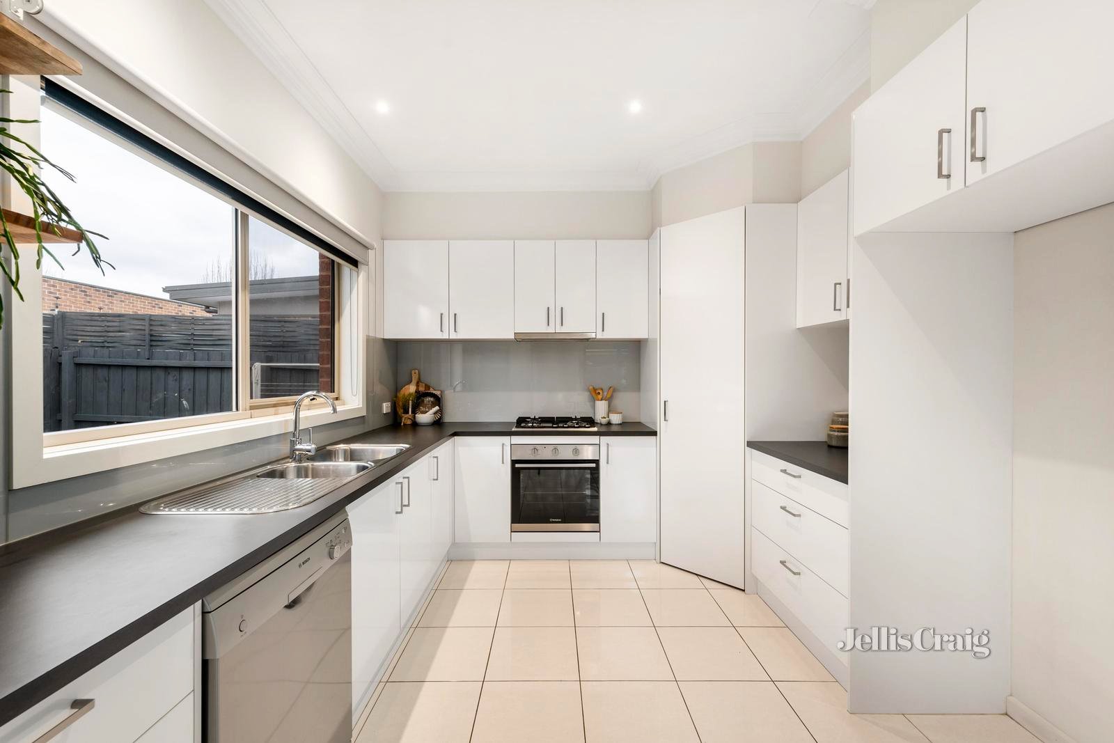 6 Fairmont Drive, Kilsyth image 4