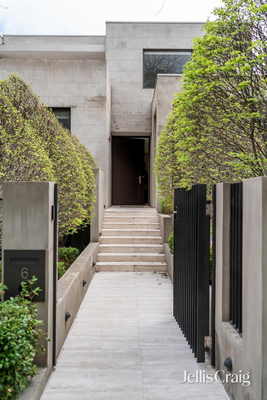 6 Fermanagh Road, Camberwell image 2