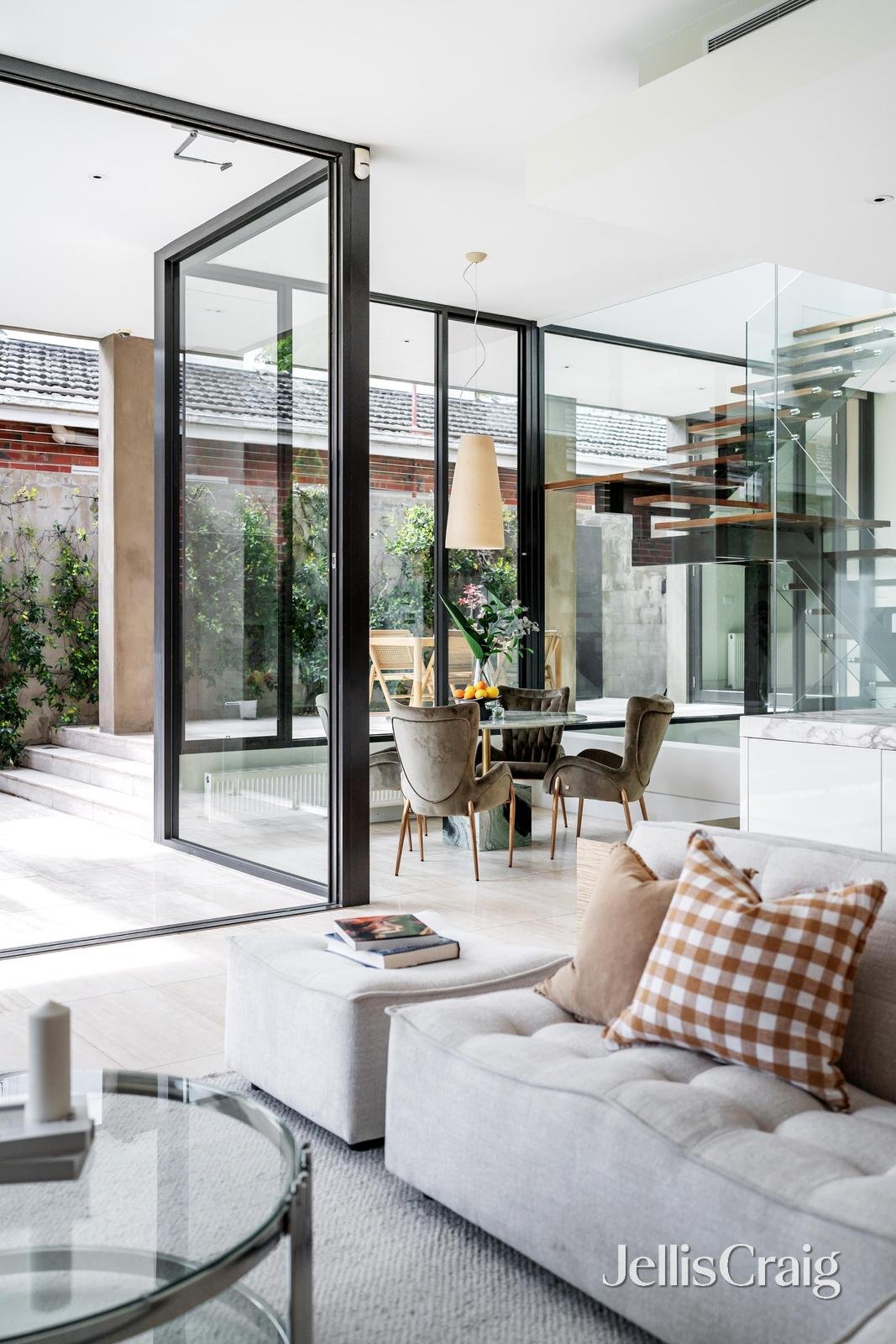 6 Fermanagh Road, Camberwell image 8