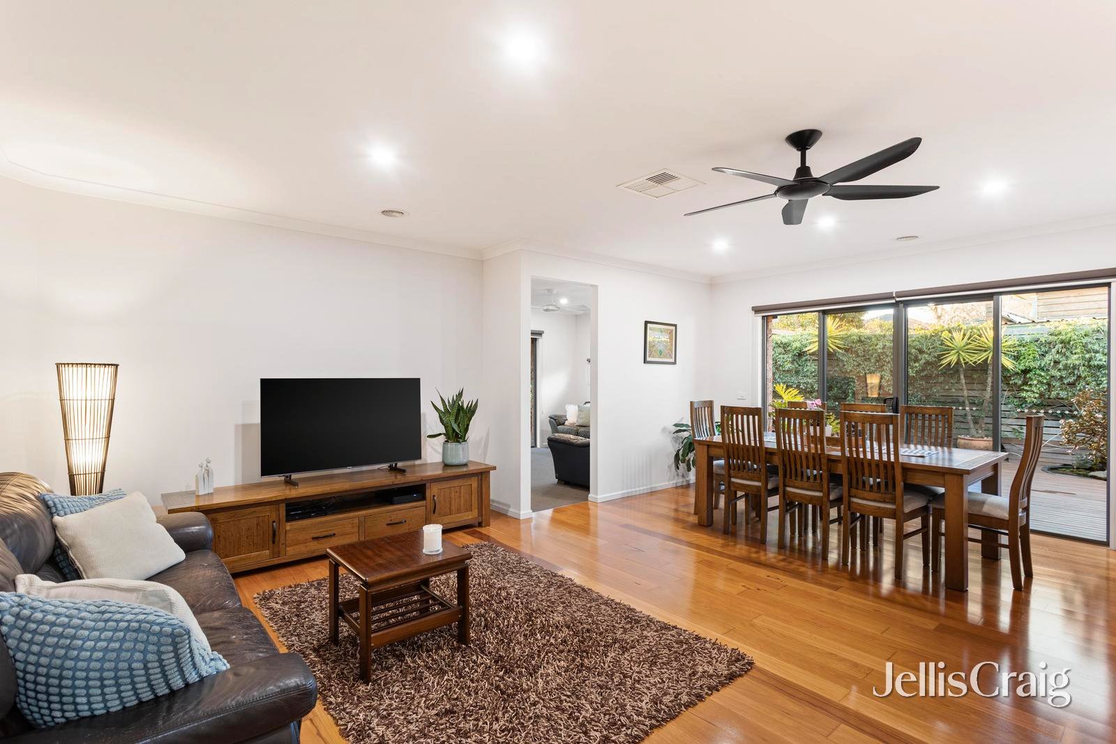6 Ferncroft Street, Vermont image 2