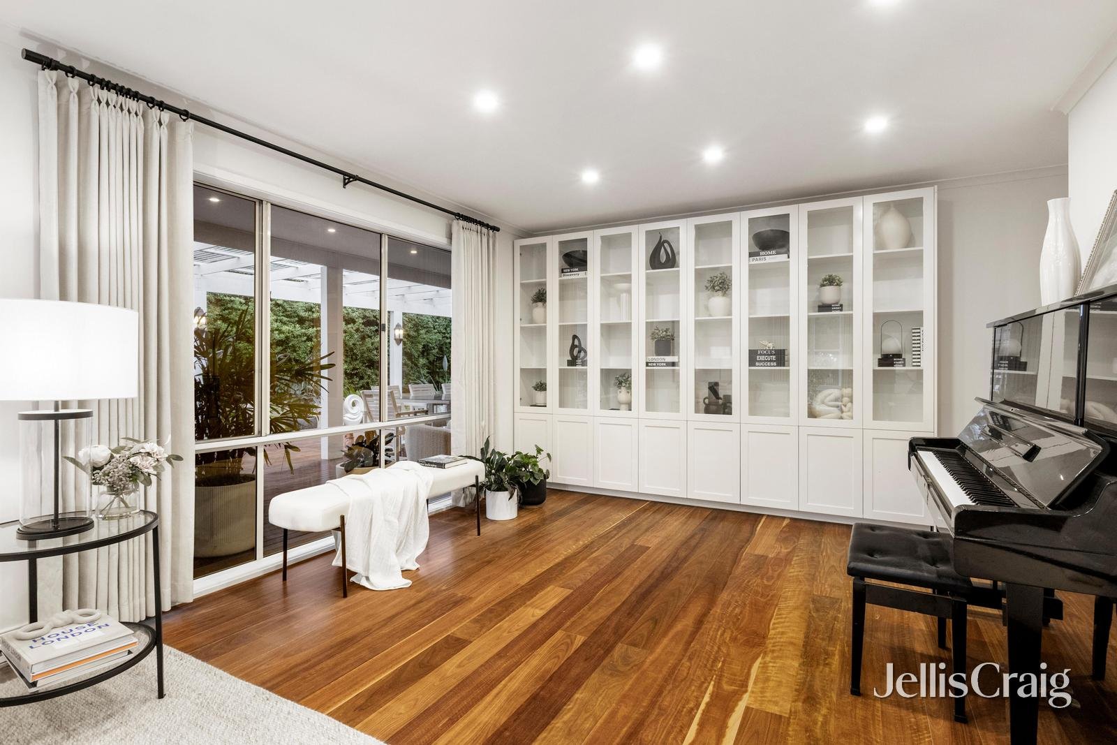 6 Fernhill Street, Glen Waverley image 4