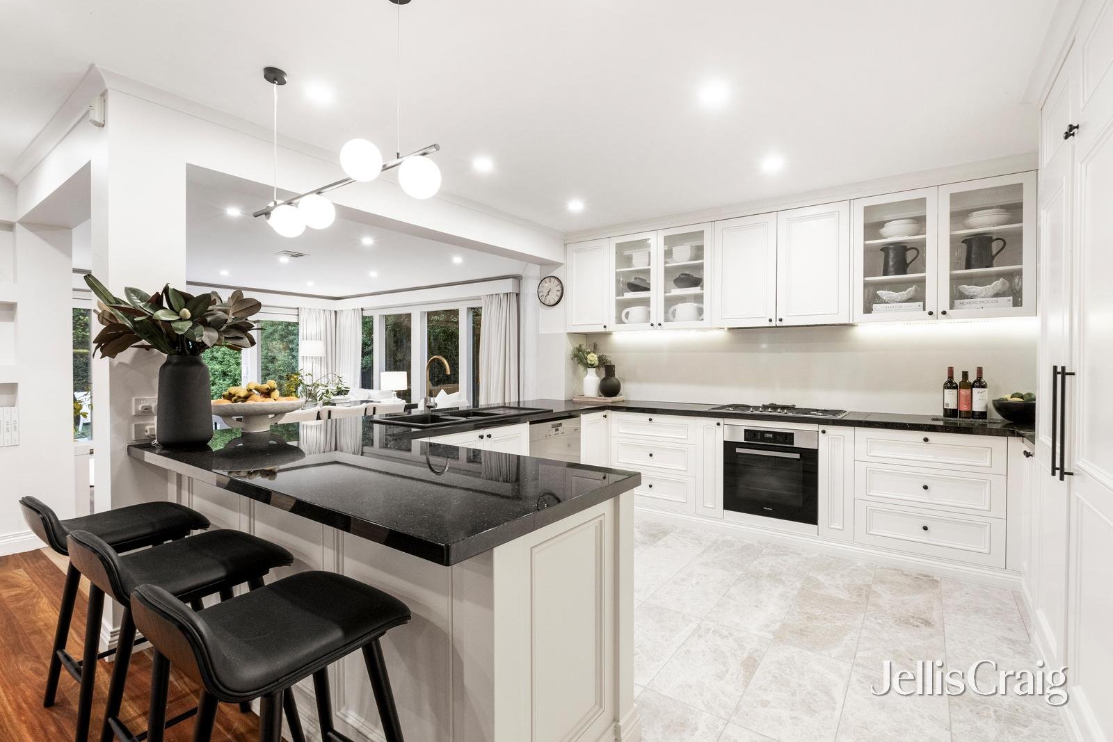 6 Fernhill Street, Glen Waverley image 14