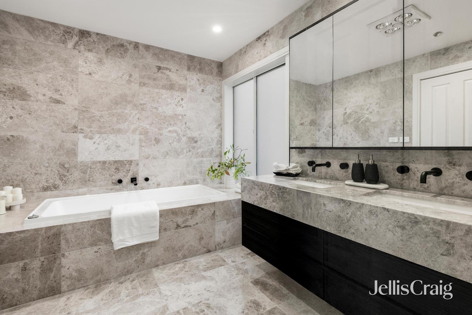 6 Fernhill Street, Glen Waverley image 24