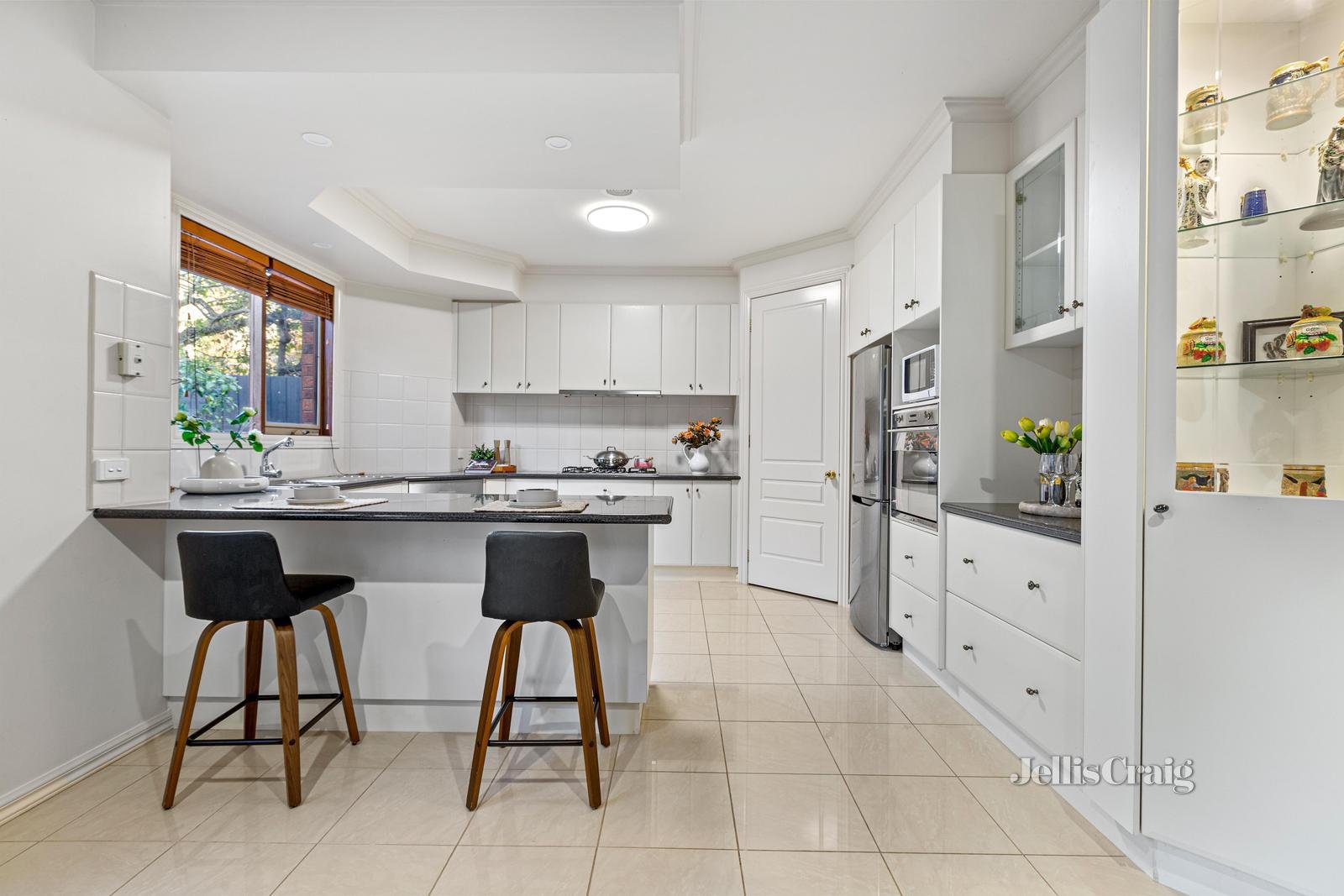 6 Fiona Court, Glen Waverley image 5