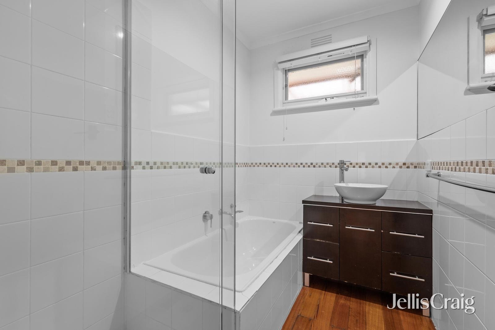 6 Flora Grove, Forest Hill image 4
