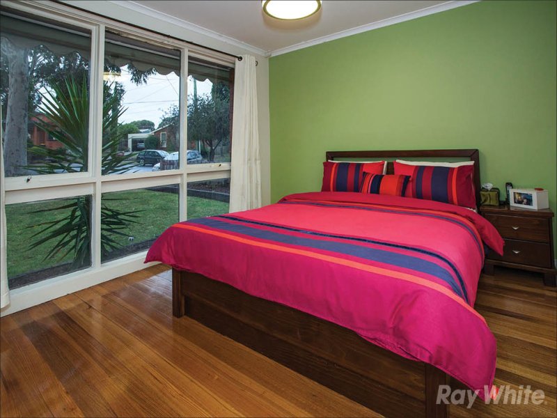 6 Freda Court, Wheelers Hill image 3