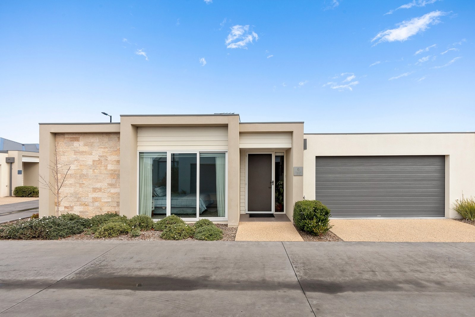 Property Gallery - Main Image