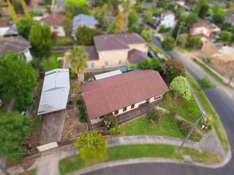 6 Fromhold Drive, Doncaster image 1