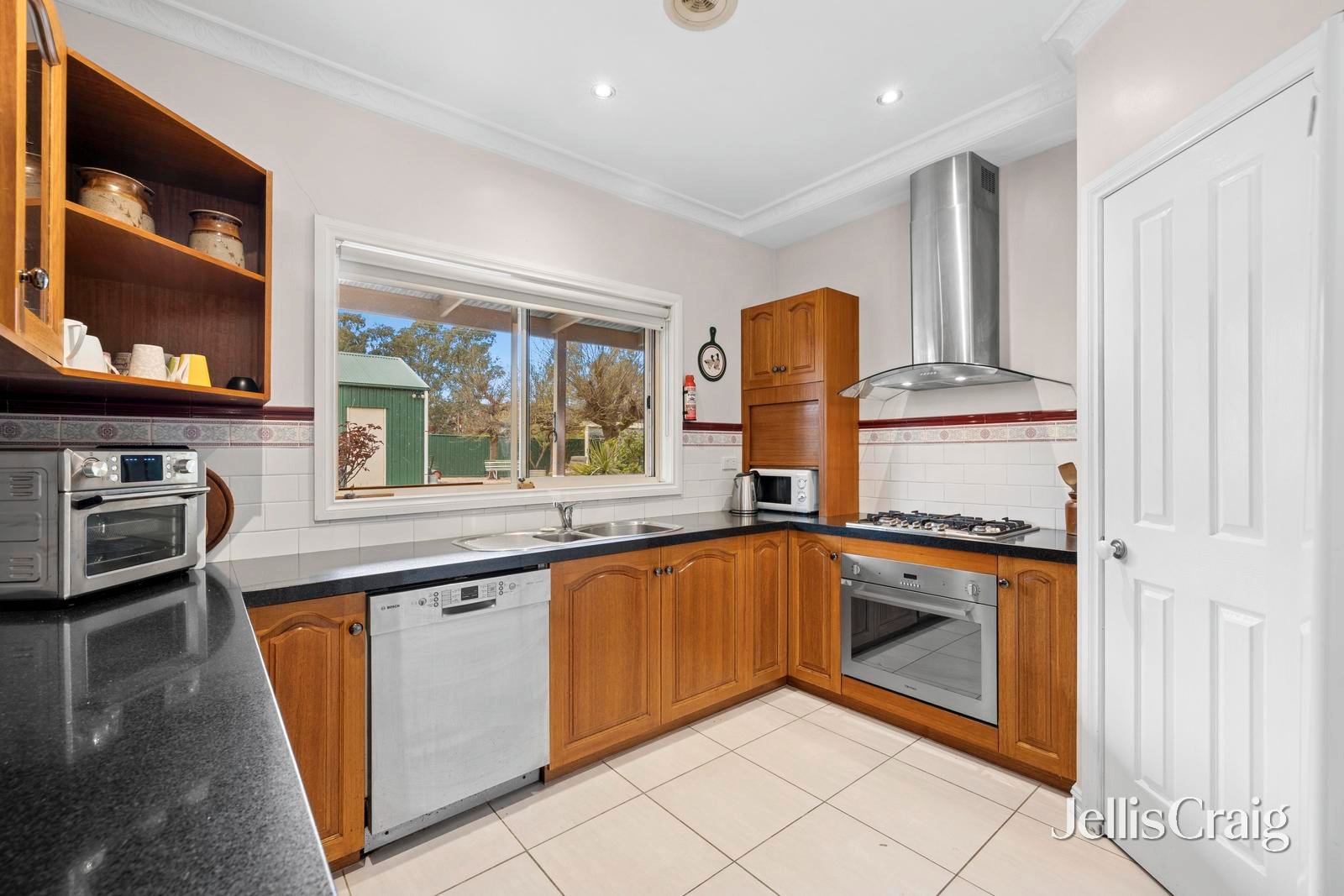 6 Gaulton Street, Castlemaine image 8
