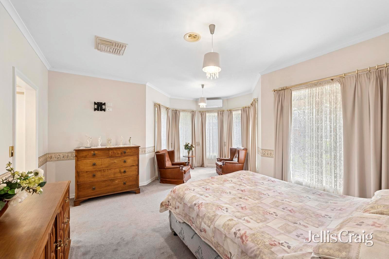 6 Gaulton Street, Castlemaine image 9