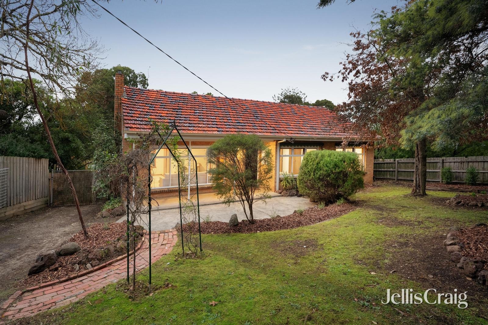 6 Glengarriff Crescent, Montmorency image 1