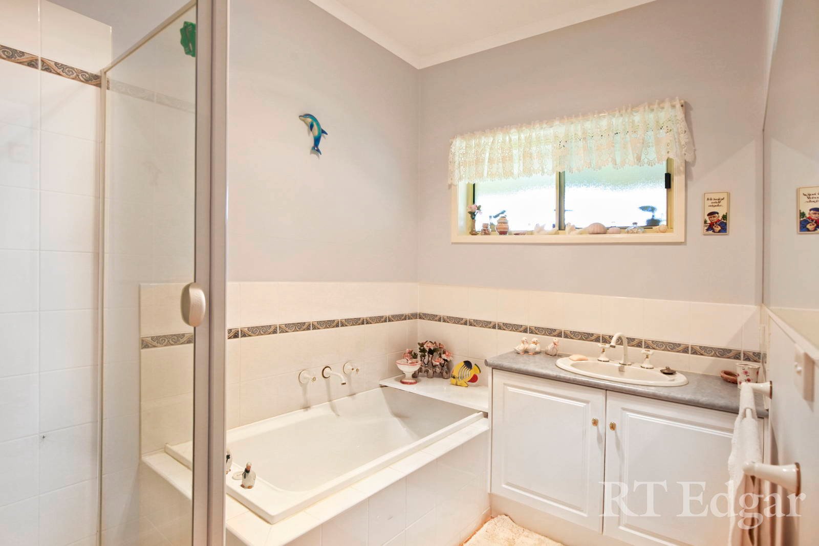 Property Gallery Thumbnail 11