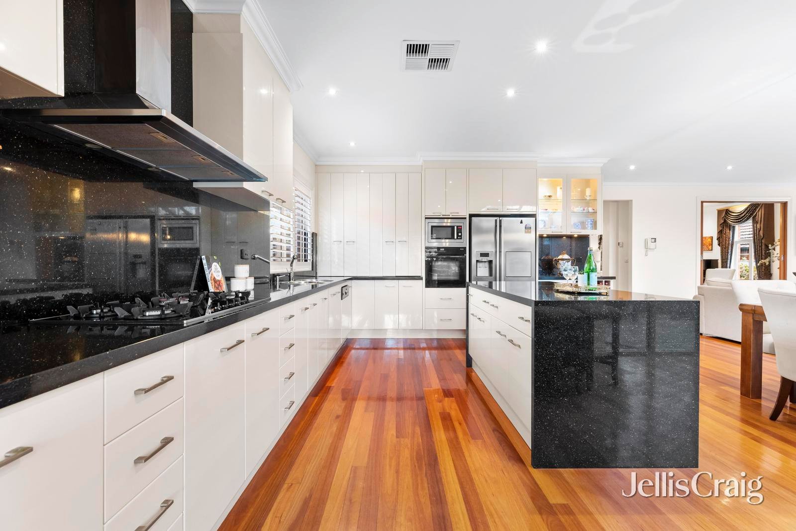6 Glenmore Grove, Mount&nbsp;Waverley image 6