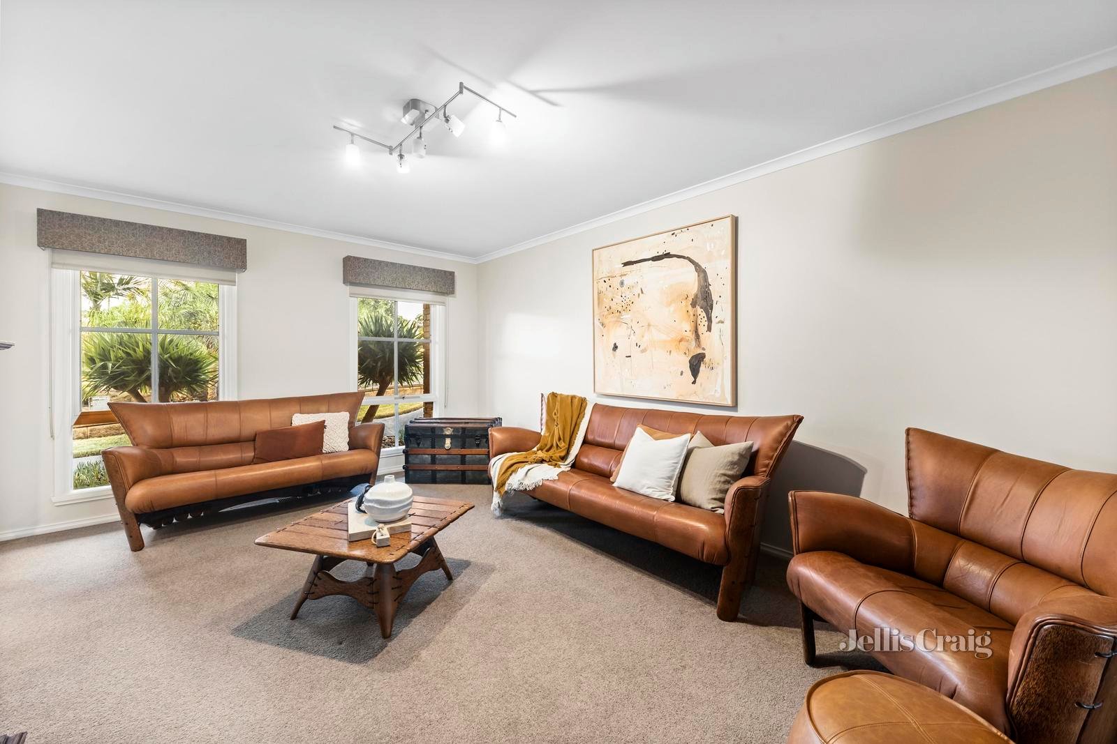 6 Golden Ash Walk, Croydon North image 6