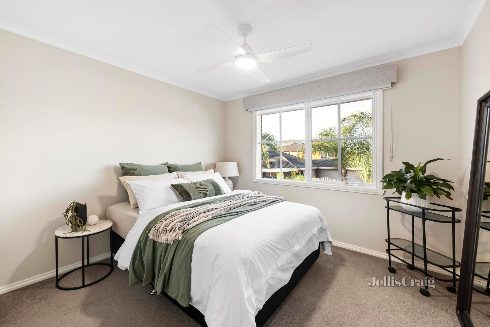 6 Golden Ash Walk, Croydon North image 13