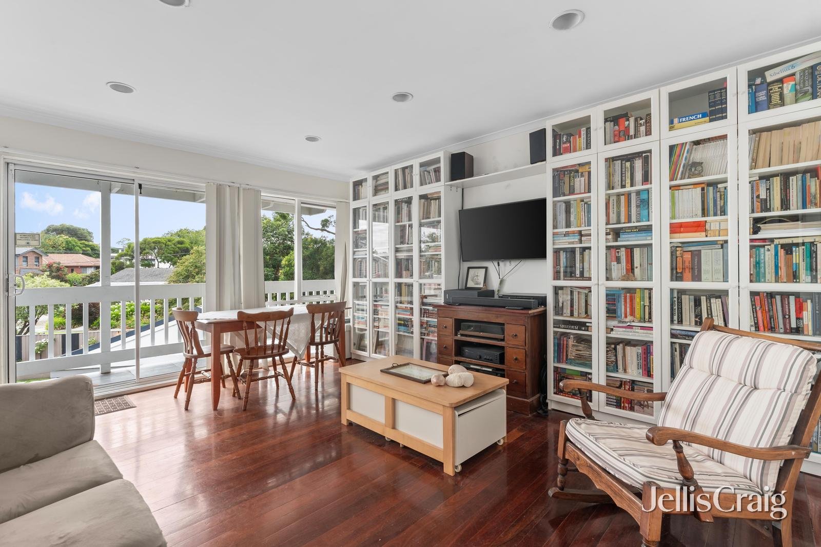 6 Golden Court, Doncaster image 2