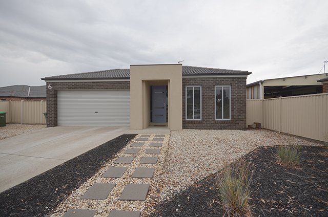 6 Grand Junction Drive, Miners Rest image 1