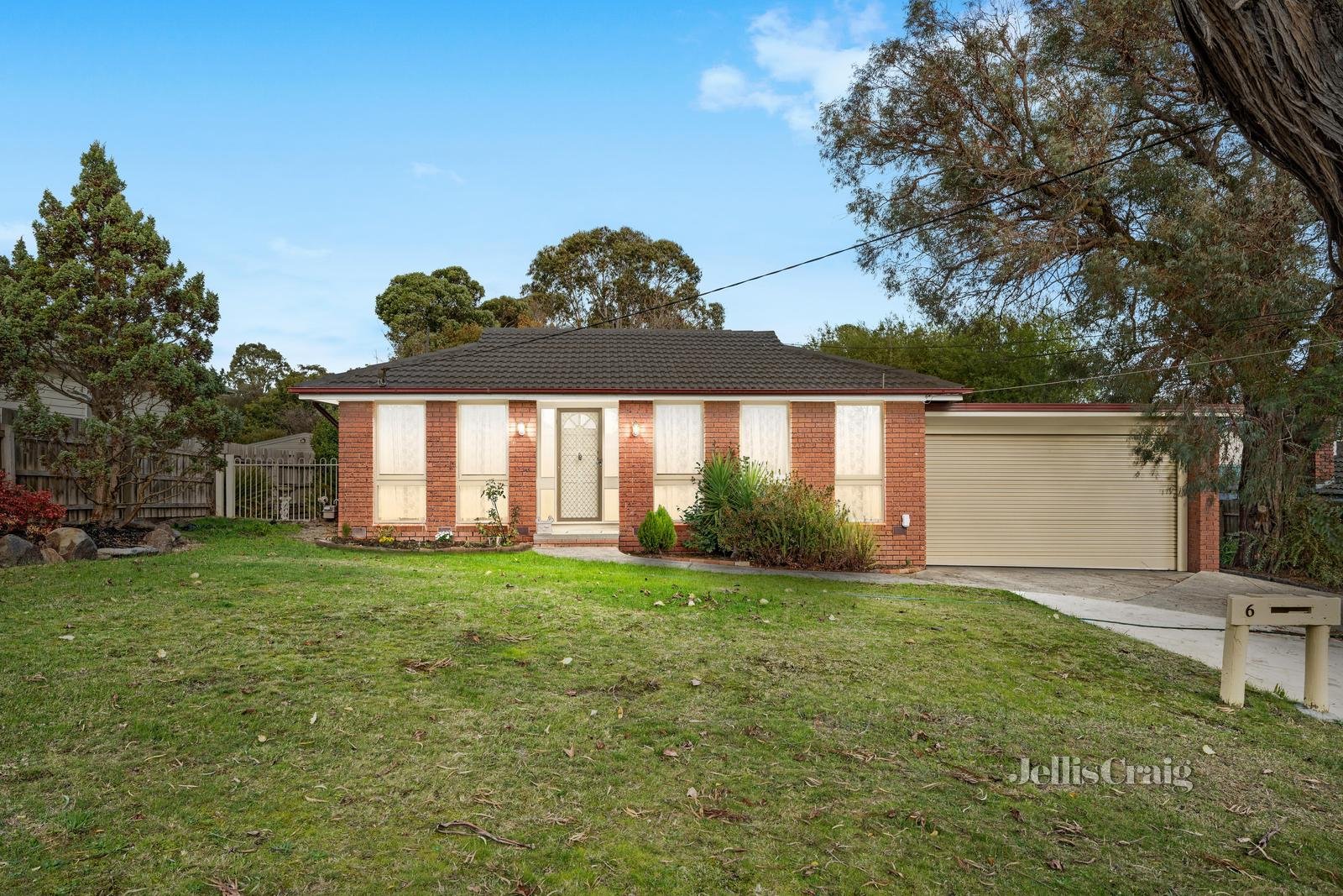 6 Gretel Pass, Chirnside Park image 1