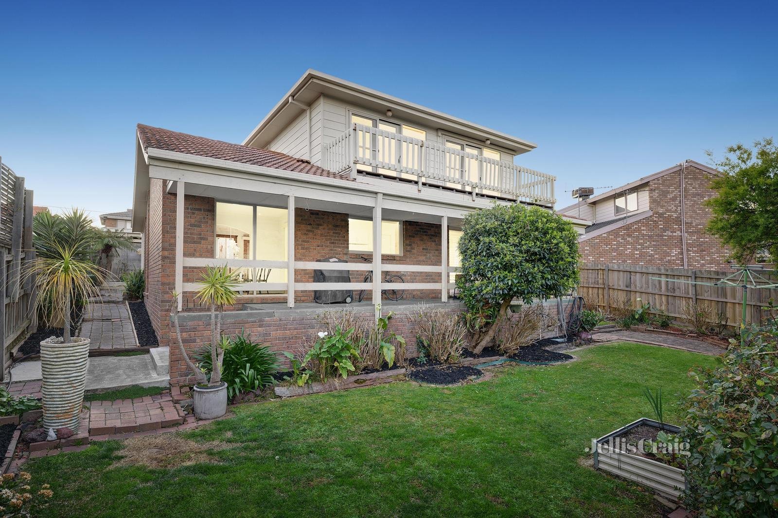 6 Guinevere Parade, Glen Waverley image 12