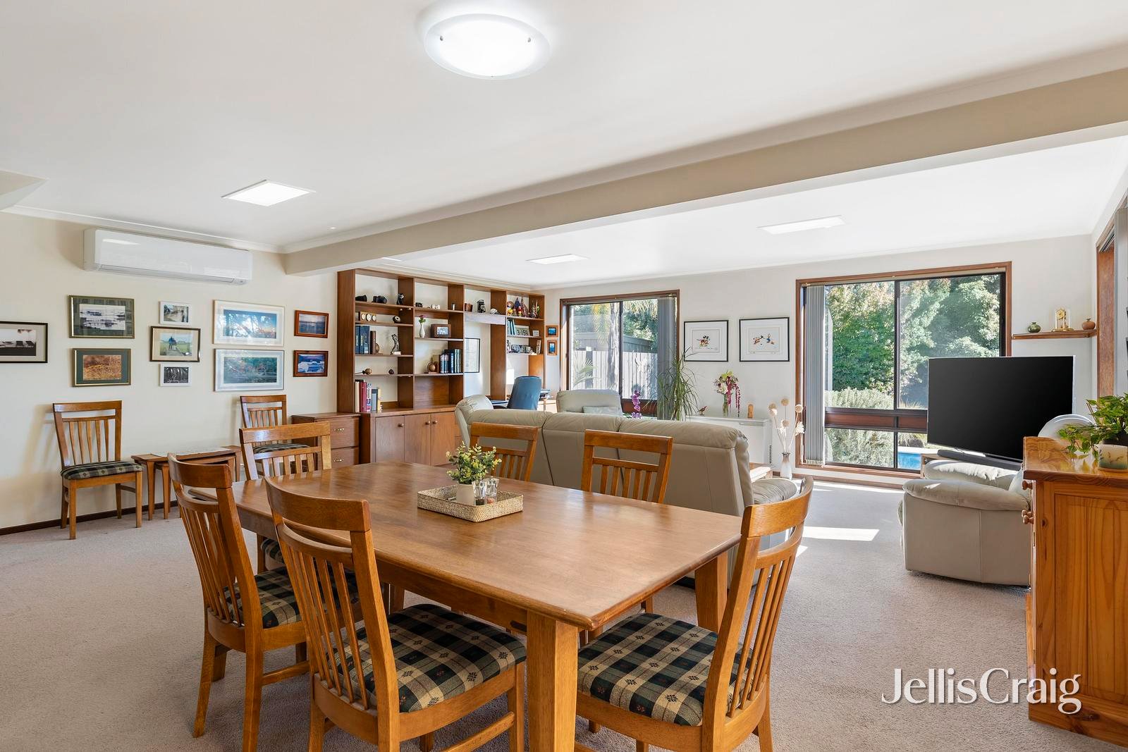 6 Gum Tree Close, Croydon image 5