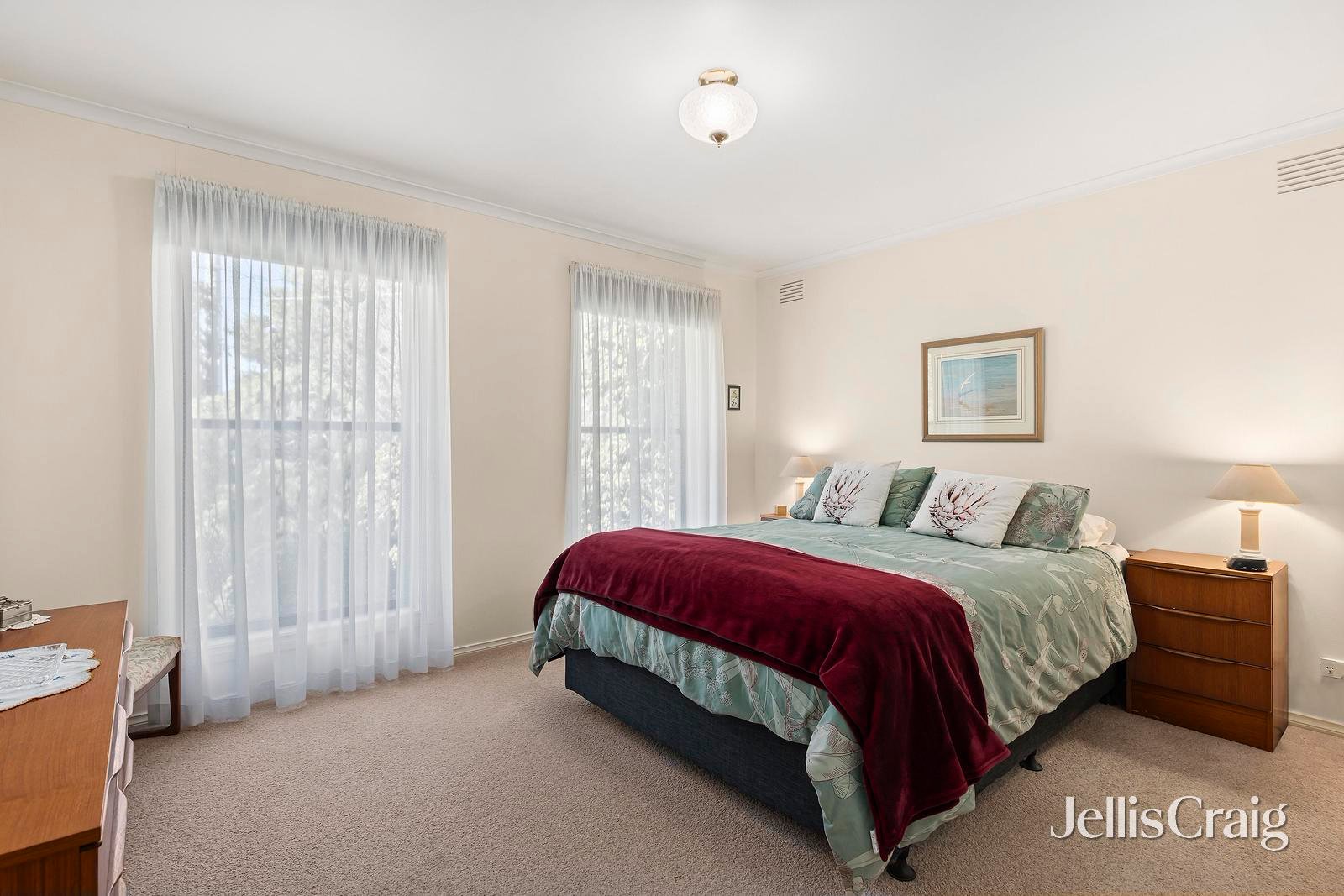 6 Gum Tree Close, Croydon image 7