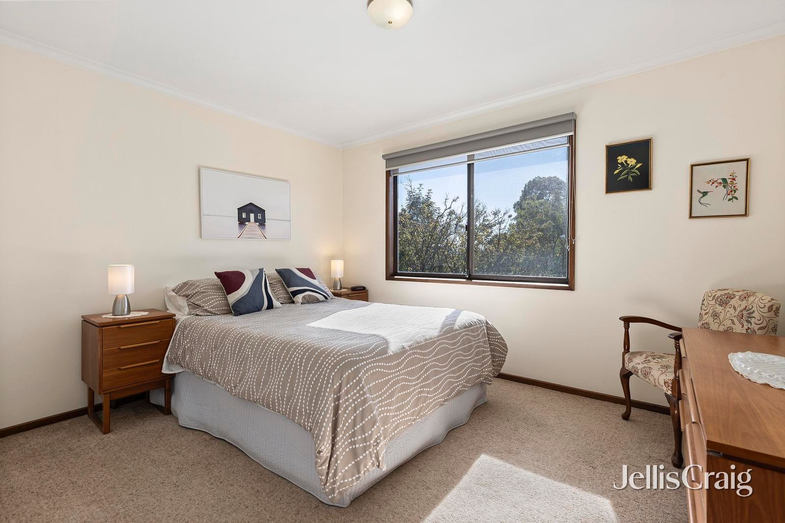 6 Gum Tree Close, Croydon image 9