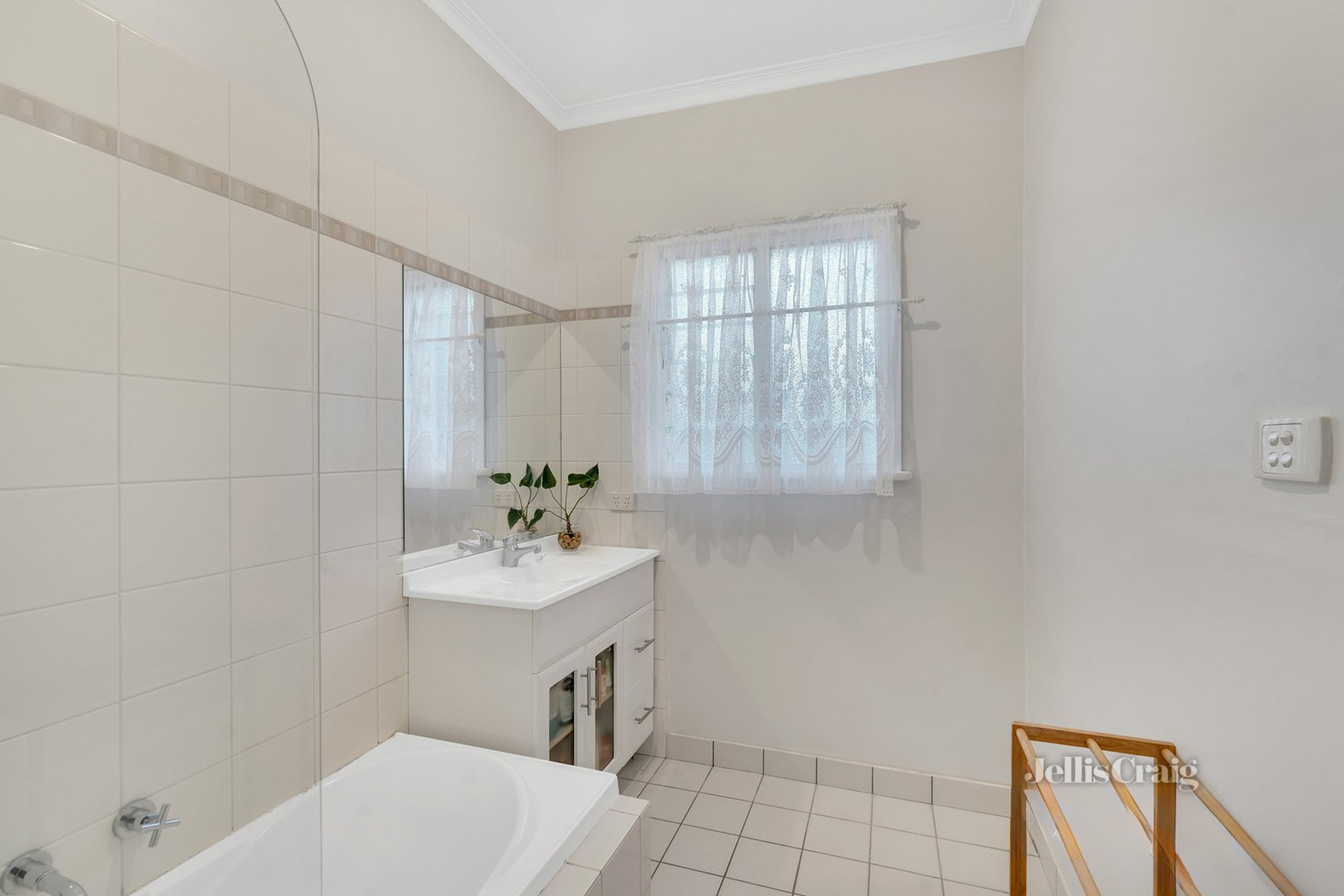 6 Gwynne Street, Mount Waverley image 5