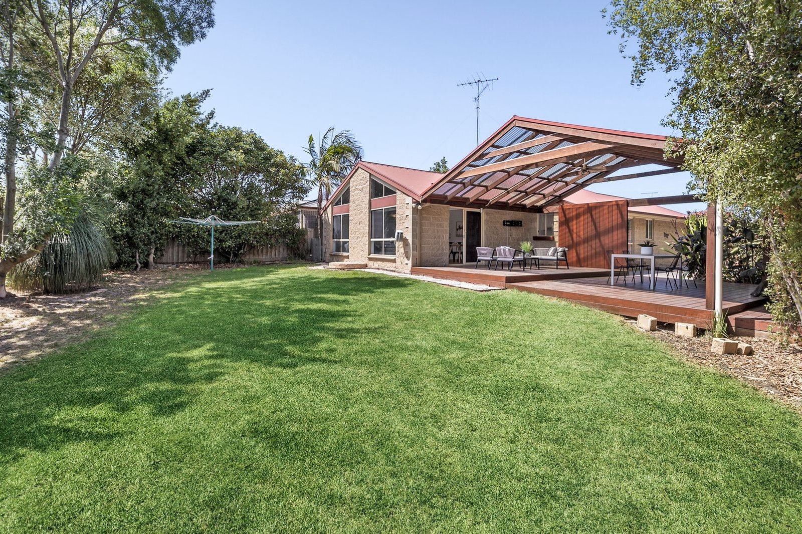 Property Gallery Thumbnail 14