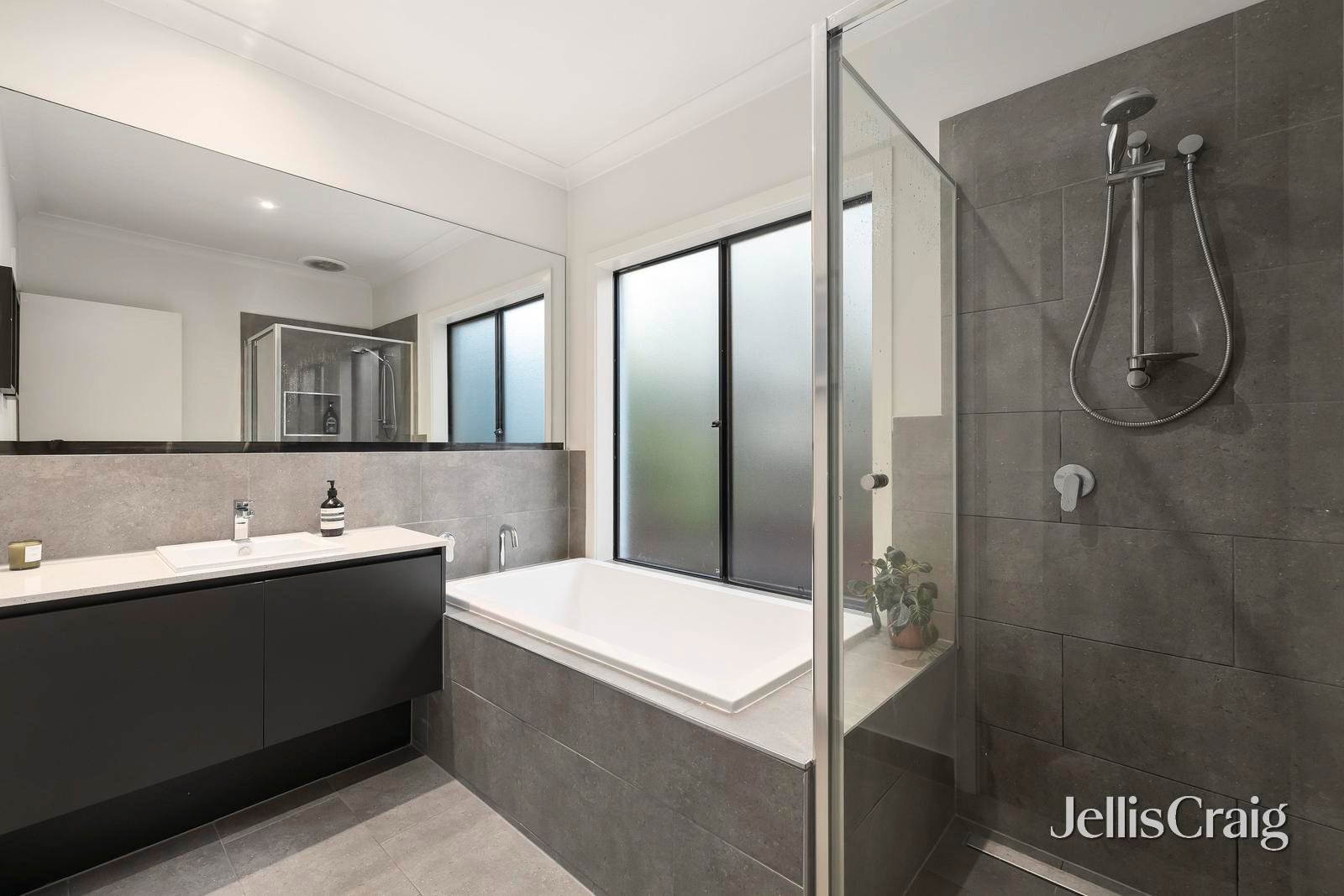 6 Hardidge Street, Croydon image 10