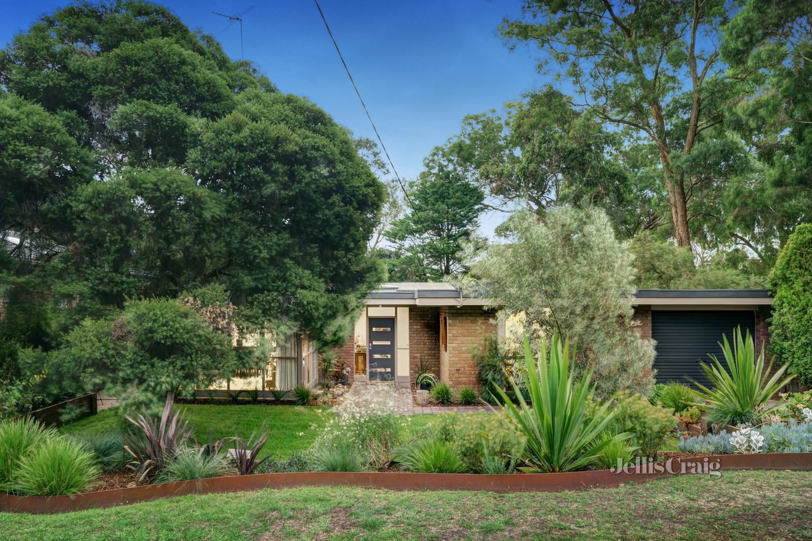 6 Heddon Court, Eltham image 2