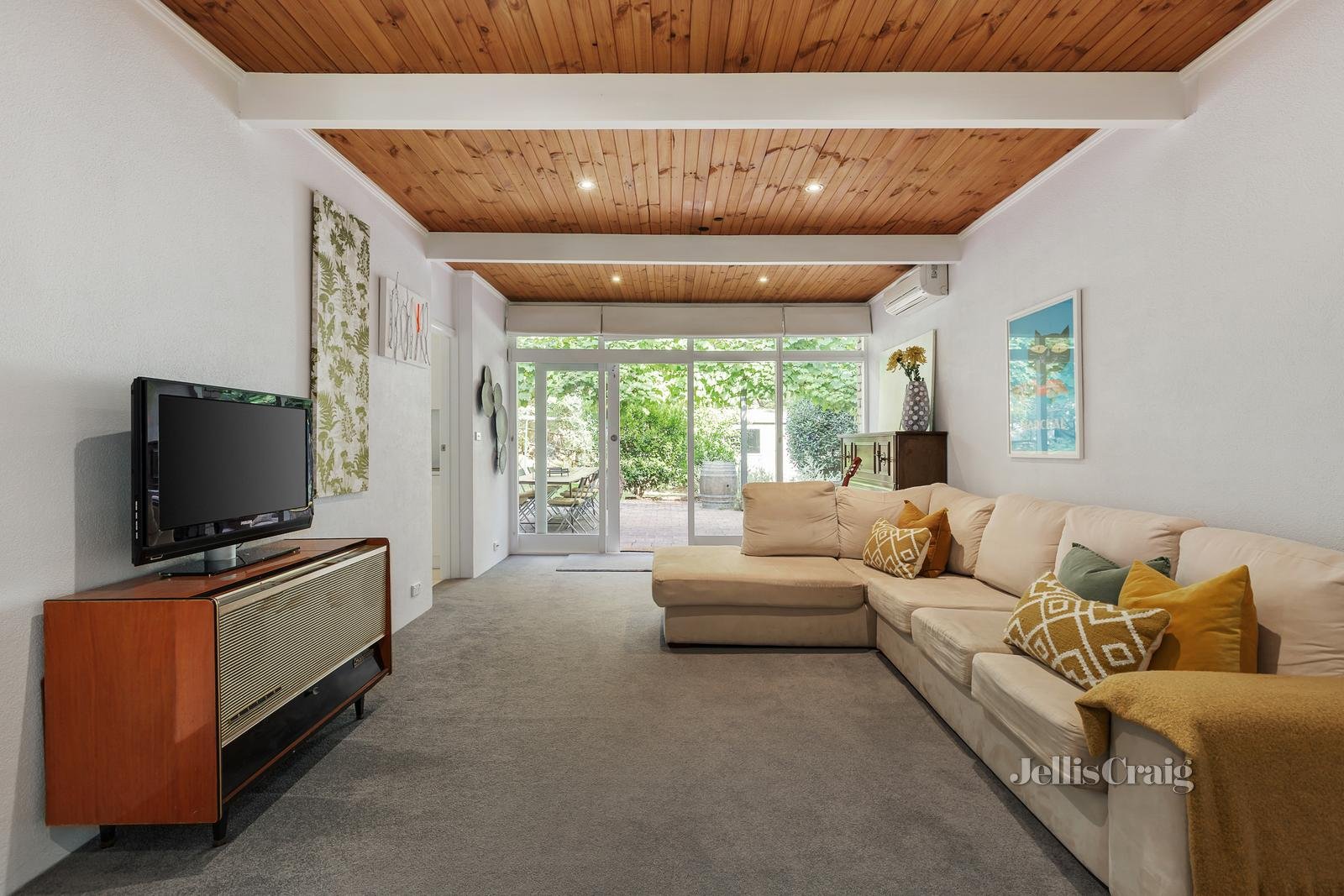 6 Heddon Court, Eltham image 6