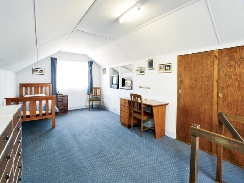 6 Henry St, Williamstown image 2