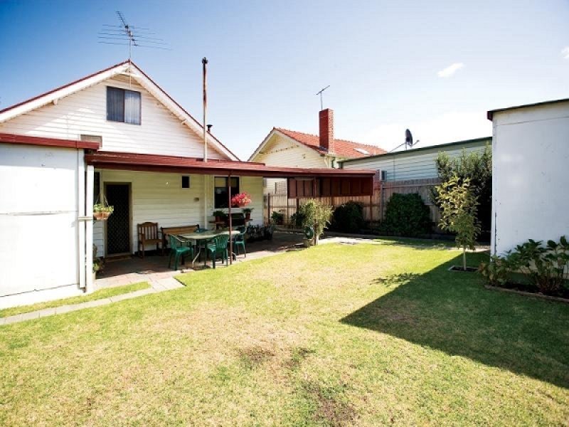 6 Henry St, Williamstown image 4
